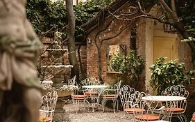 Hotel Flora